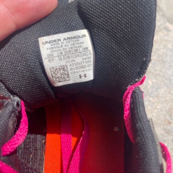 Under Armour Baseball/Softball Molded Cleats - Picture 4 of 10